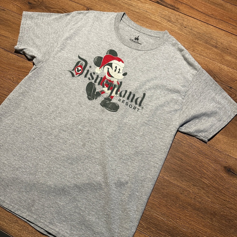 Disney Parks Gray Mickey Mouse Santa Disneyland Resort Mens Large T-Shirt